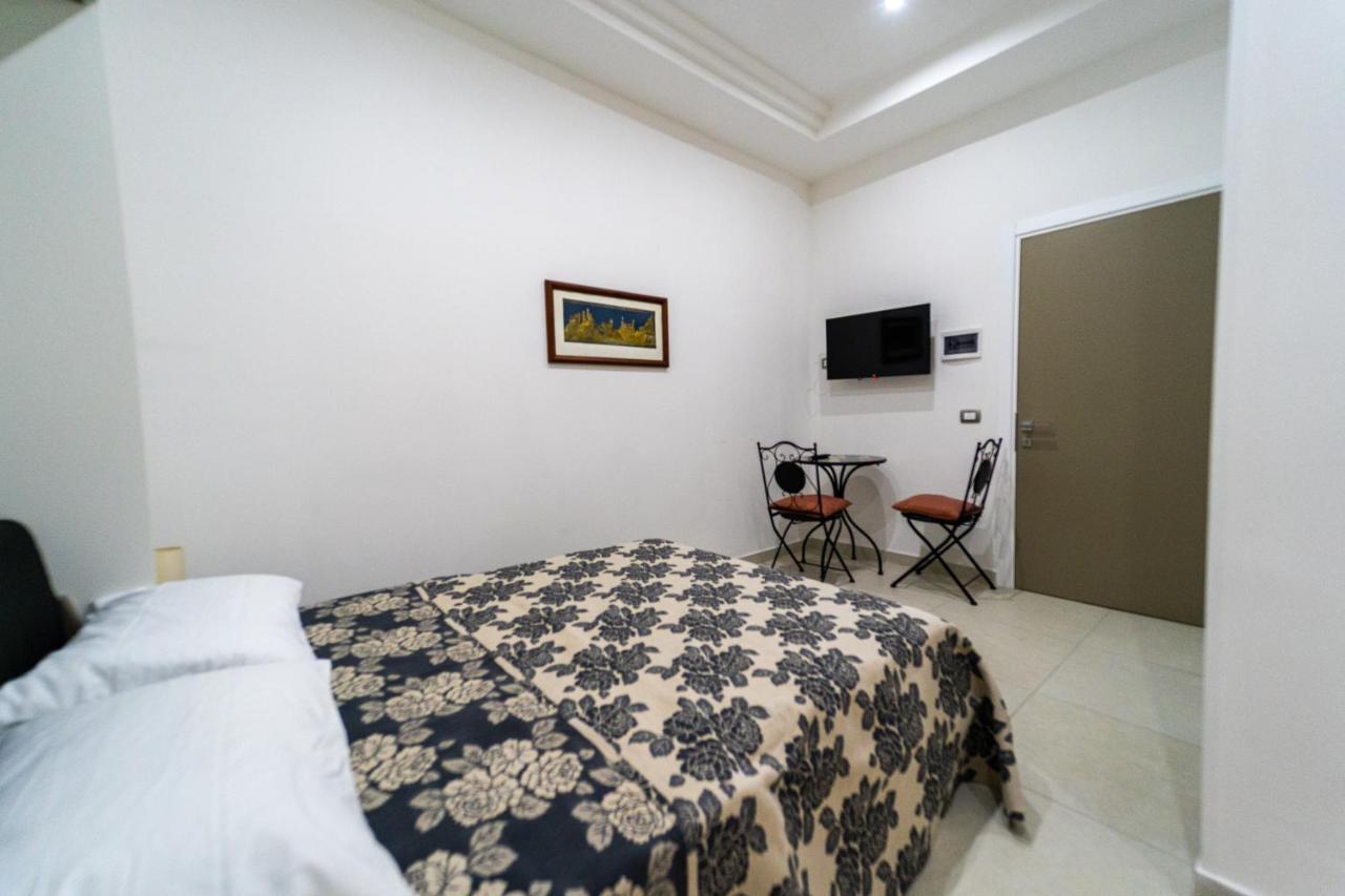 Готель Casa Romeo Napoli Екстер'єр фото